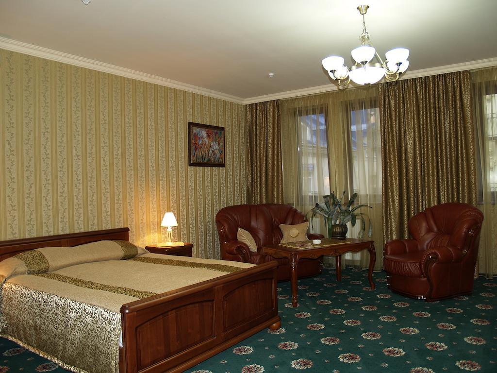 Atrium Hotel Ivano-Frankivsk Exterior foto