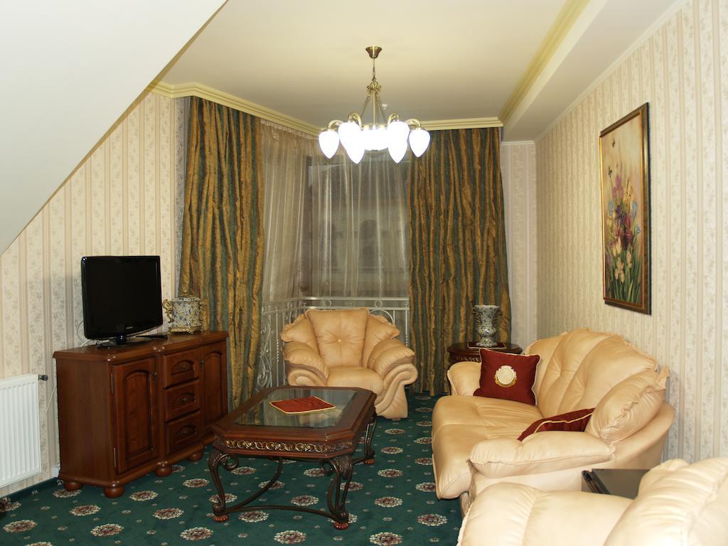 Atrium Hotel Ivano-Frankivsk Exterior foto